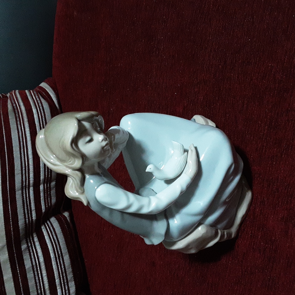 Figurine